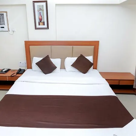 Hotel Hotel Lucky Near Nesco