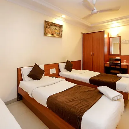 Hotel Hotel Lucky Near Nesco