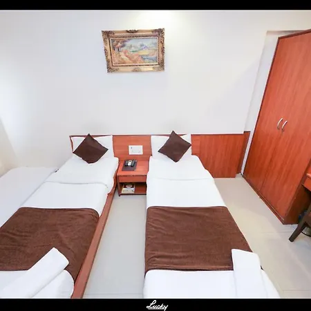 Hotel Lucky Near Nesco Hotel Mumbai