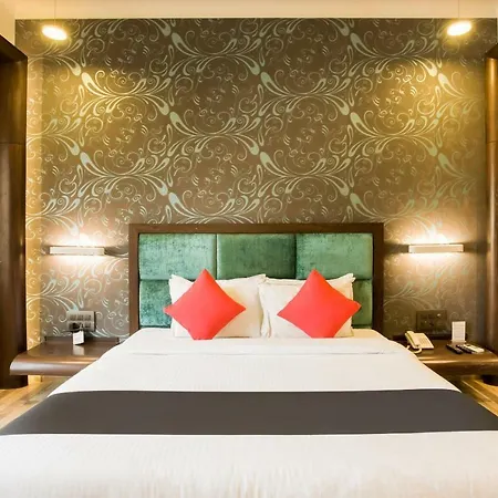 Capital O 36119 Royal Garden & Lawns Hotel