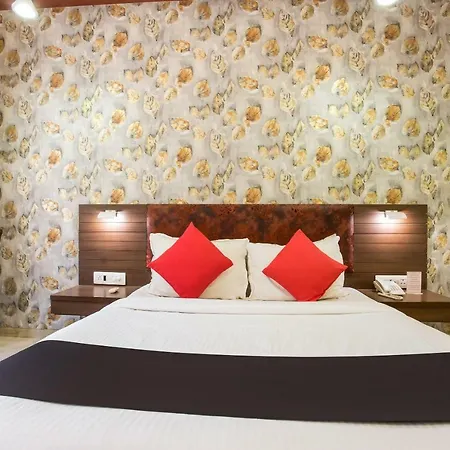 Hotel Capital O 36119 Royal Garden & Lawns 3*