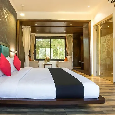Hotel Capital O 36119 Royal Garden & Lawns 3*
