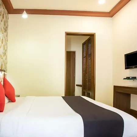 Capital O 36119 Royal Garden & Lawns Hotel