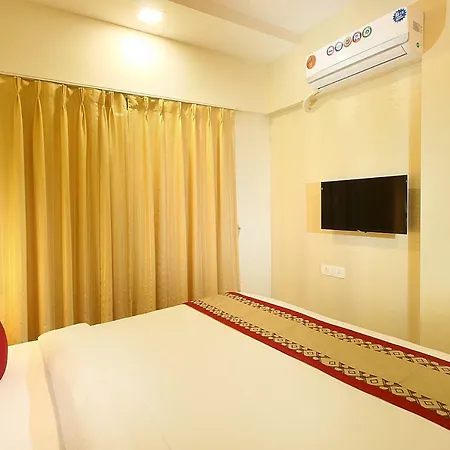 House Luxury Apartments, Santacruz East Apartment *