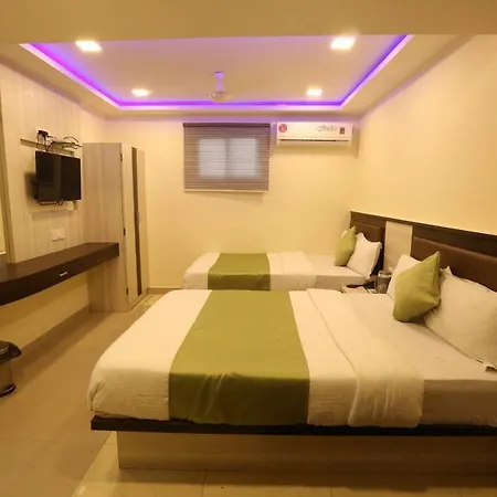 Happyland Hotel 3*