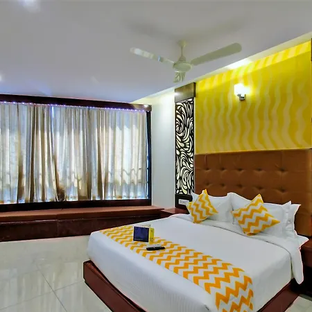Hotel Super Townhouse Oak Times Square Le Western Mumbai