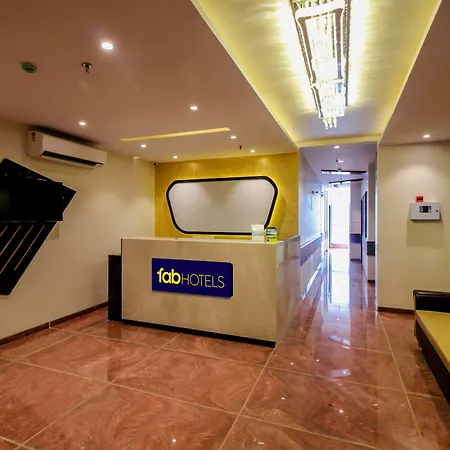 Super Townhouse Oak Times Square Le Western Hotel Mumbai