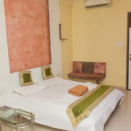 Nirmal Lodging& Boarding * Mumbai