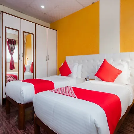 Oyo 12378 Kokila Hotel 3*