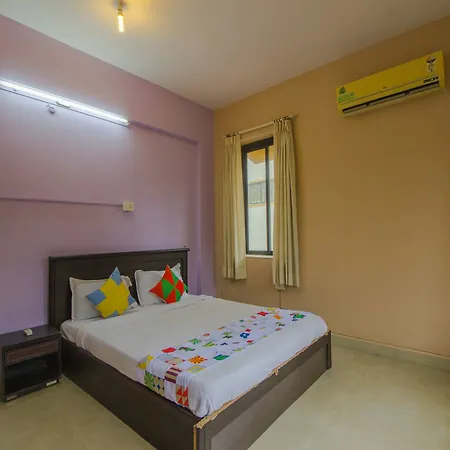Oyo 17028 Aviva Residency Hotel 3*