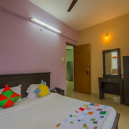 Oyo 17028 Aviva Residency Hotel 3*