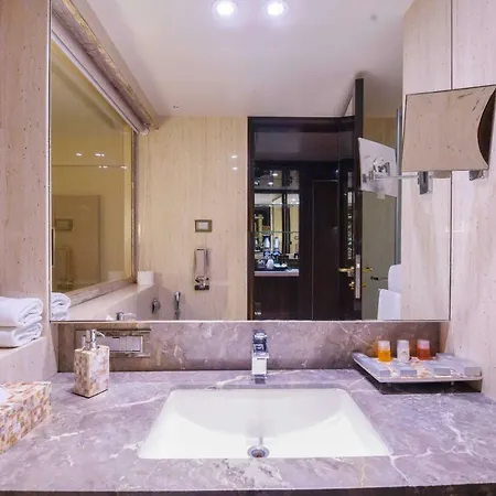 Hotel Sai Palace Grand, Malad 4*
