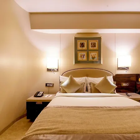 Sai Palace Grand, Malad Hotel