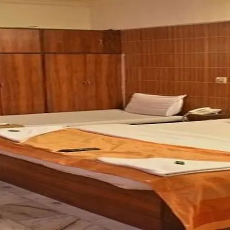 Hotel Maangta 111 @ Andheri East 3*