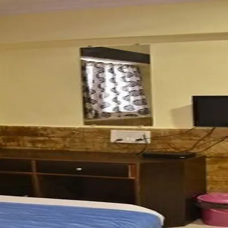 Maangta 111 @ Andheri East Hotel 3*