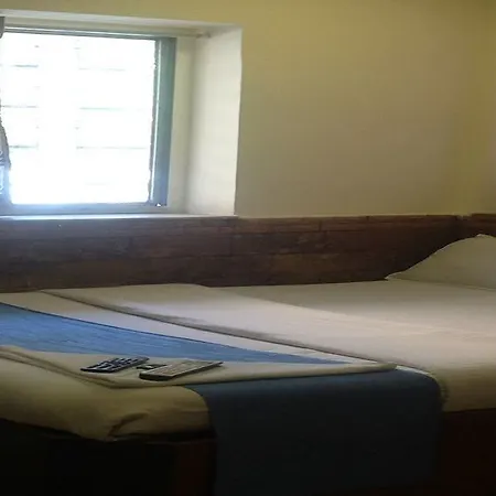 Maangta 111 @ Andheri East Hotel 3*