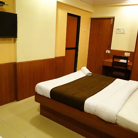 Hotel Lucky Near Nesco Mumbai