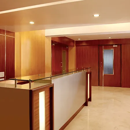 Hotel Lucky Near Nesco Mumbai