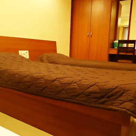 Hotel Lucky Near Nesco Hotel Mumbai