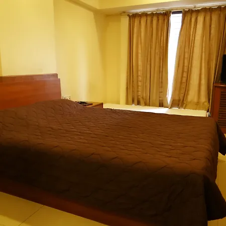 Hotel Lucky Near Nesco Hotel 3*