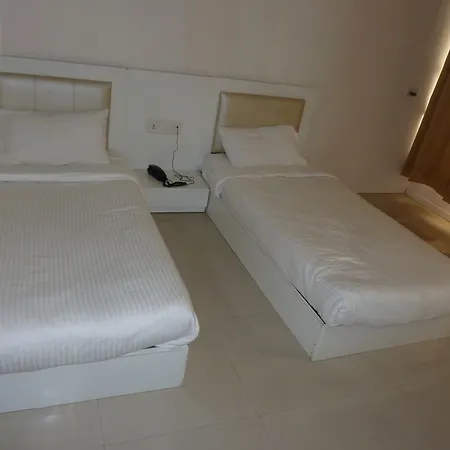 Aura Hotel 3*