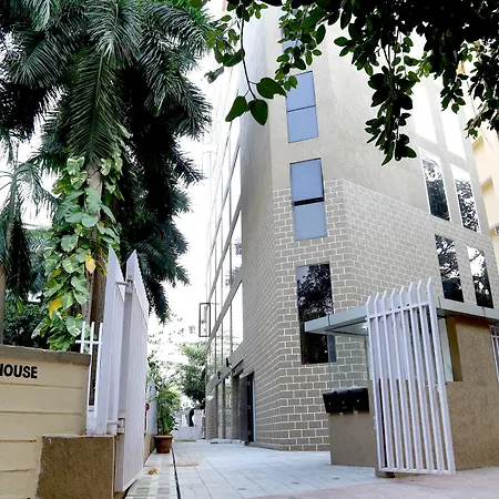 House Andheri East, 3*