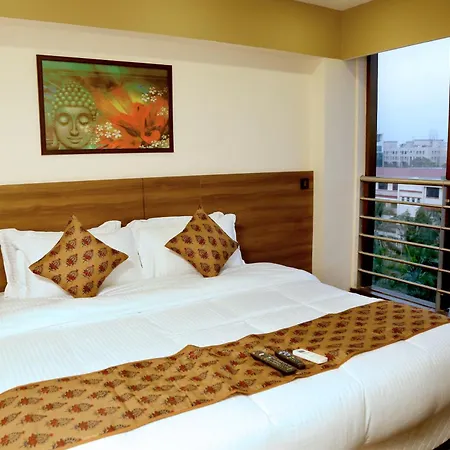 House Andheri East, 3*