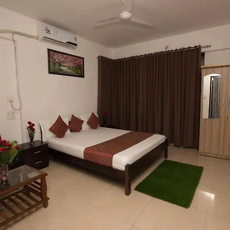 Bed & Breakfast Aristo Room, - Near Kokilaben Dhirubai Ambani Hospital For Family Only,