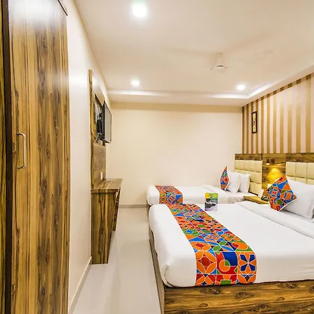 Fabexpress Orange Santacruz East 3* Mumbai