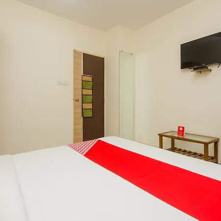 Oyo 11441 Blue Bells Residency Hotel