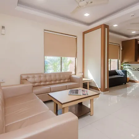 Hotel Capital O Orbit Near Infiniti Mall Mumbai