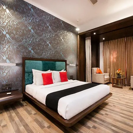 Hotel Capital O 36119 Royal Garden & Lawns 3*
