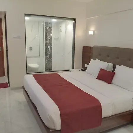 Milan International Hotel 3*
