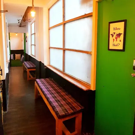 Backpackers Hostel *