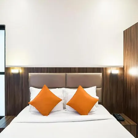 Sea Grand, Colaba 2*
