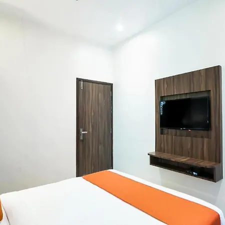Hotel Sea Grand, Colaba