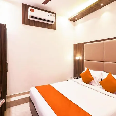 Hotel Sea Grand, Colaba