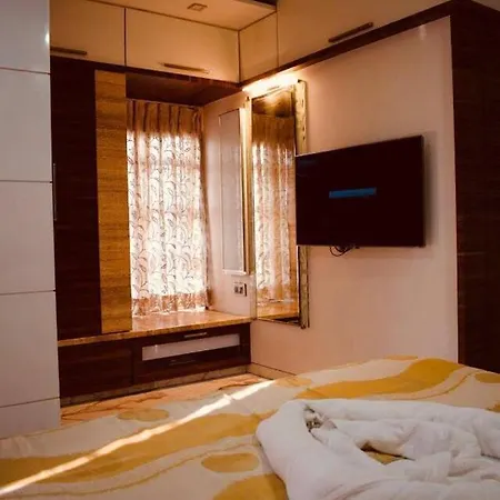 Best With Luxury Furniture ,worli,prabhadevi Guest house