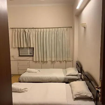 Guest house Comfortable & Relaxing In Bandra East *