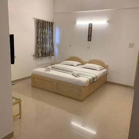 Guest house Comfortable & Relaxing In Bandra East *