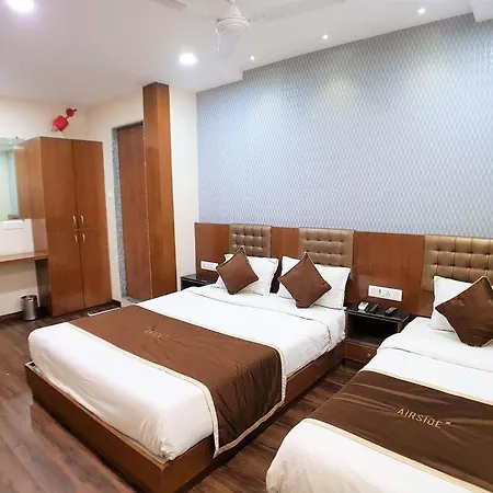 Hotel Airside 3*