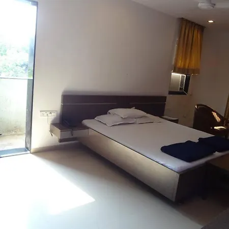 Pals Hotel