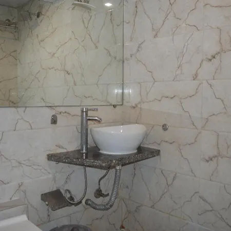 Arton Hotel Mumbai