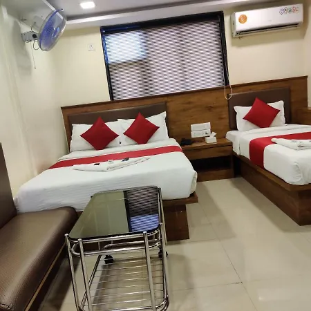 Happyland Hotel 3*