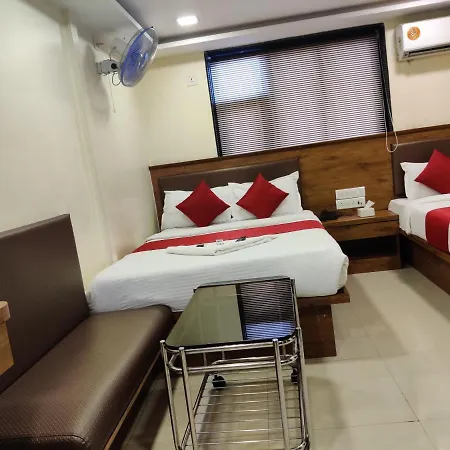 Happyland Hotel 3*