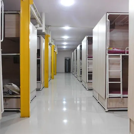 Hostel Abuzz Sakinaka *