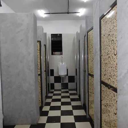 Hostel Abuzz Sakinaka *