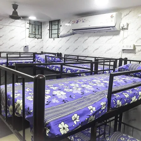 Hostel Royal Palace