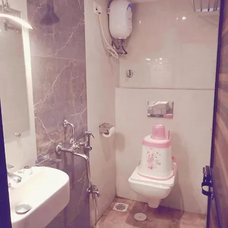 Ruby Hotel 2*
