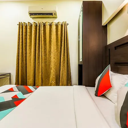 Hotel Fabhotel Adore 3*